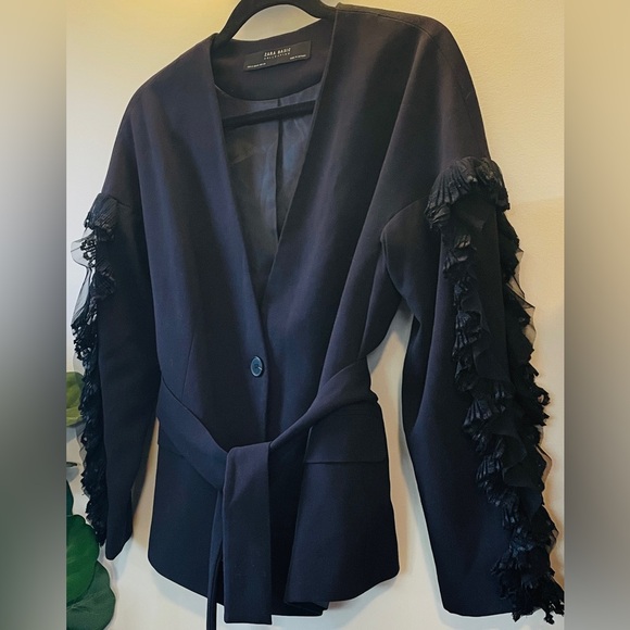 ZARA Ruffled Sleeve Blazer - Picture 4 of 8